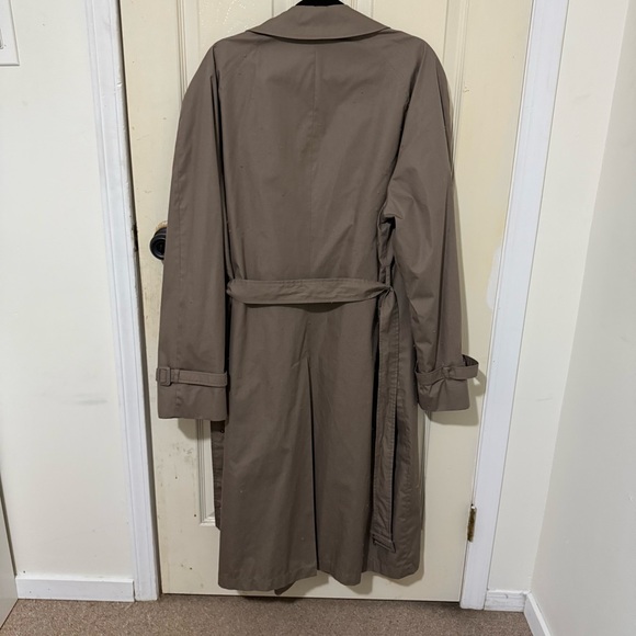Vintage Climatizer Trench Coat Taupe | Belted | Size 42 Tall | Classic Raincoat - Picture 13 of 14